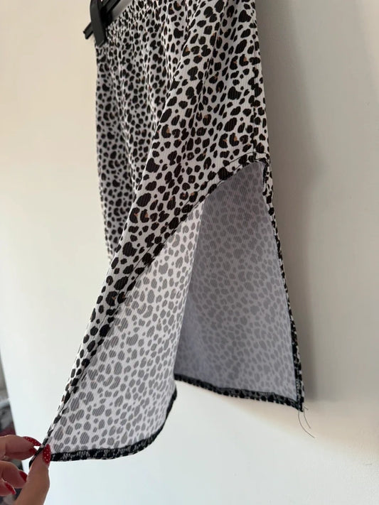 Pretty Little Thing Leopard Skirt, photo 2 of 3