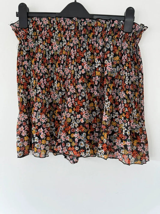 Stradivarius Floral Skort, photo 2 of 4
