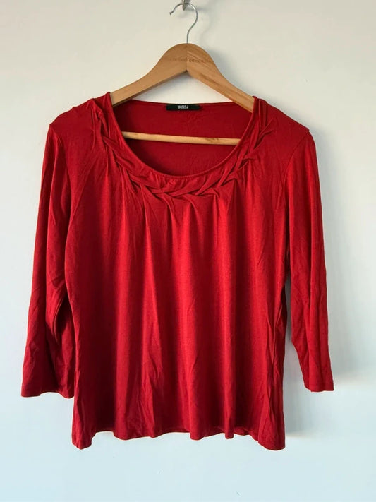 Marks and Spencer’s Vintage Label Red, photo 2 of 4