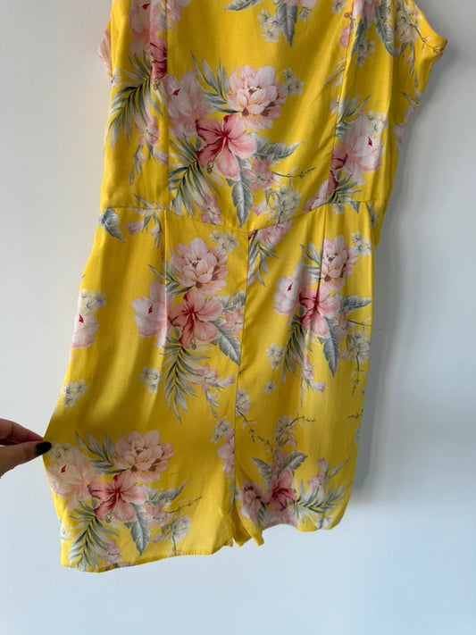 New Look Yellow Playsuit Size 8 New with Tags, photo 2 of 4