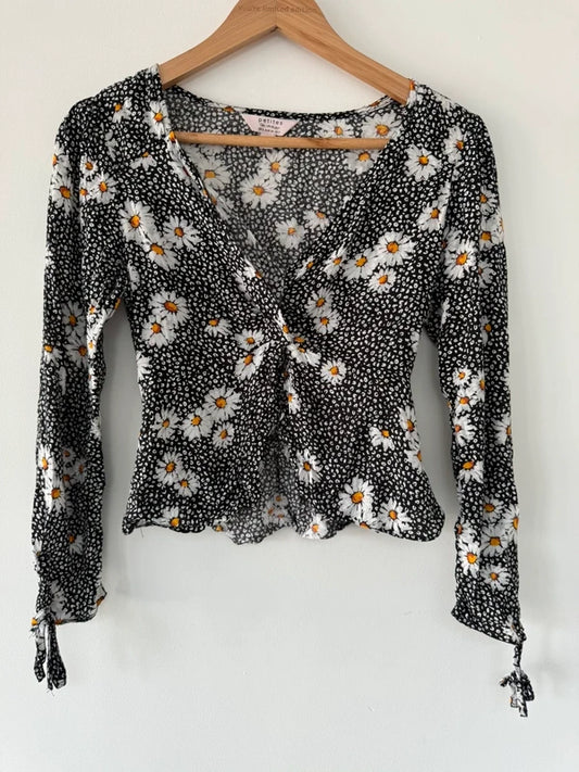 Miss Selfridge Black Daisy Long Sleeve Top Size 6 Petite, photo 2 of 4