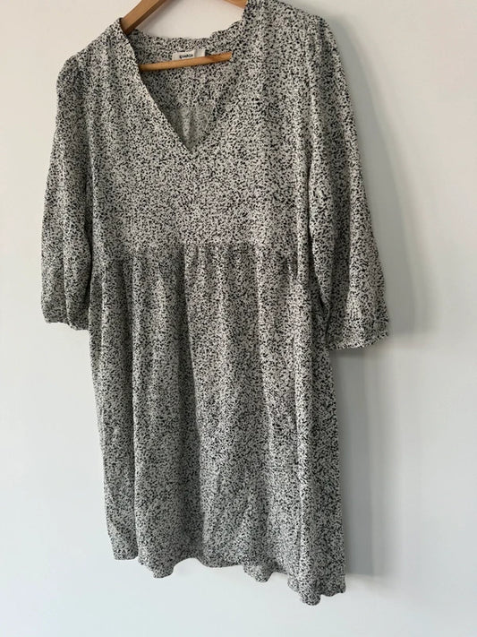 Garcia Whit and Black Patterned Smock Dress, photo 2 of 4