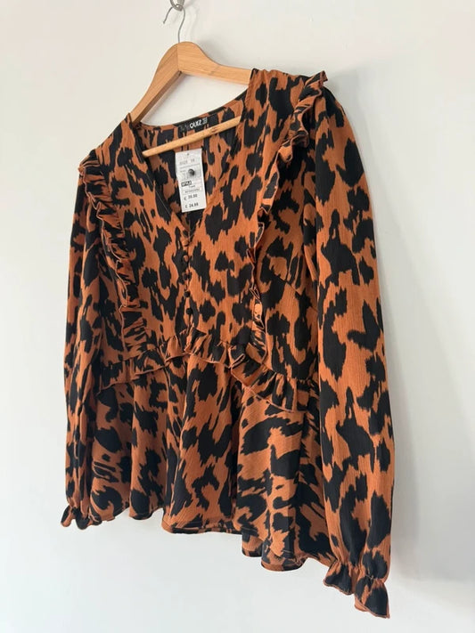 Quiz Animal Print Blouse Size 16 New with Tags, photo 2 of 3