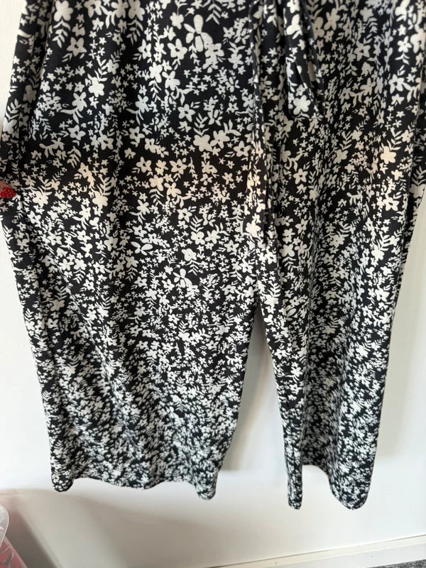 Peacocks Black and White Floral Print Jumpsuit, photo 4 of 5