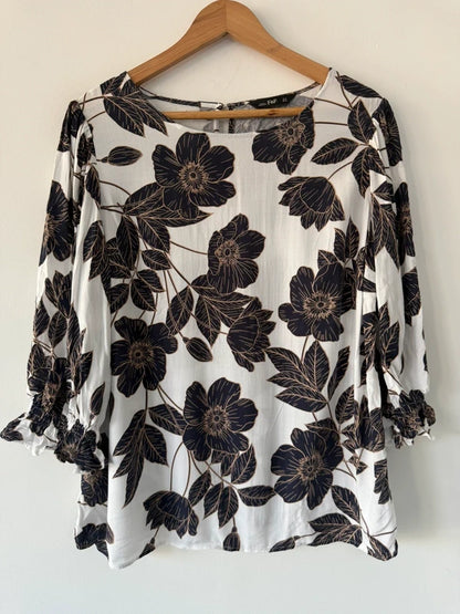 F&F Floral Blouse Dose 14, photo 2 of 5