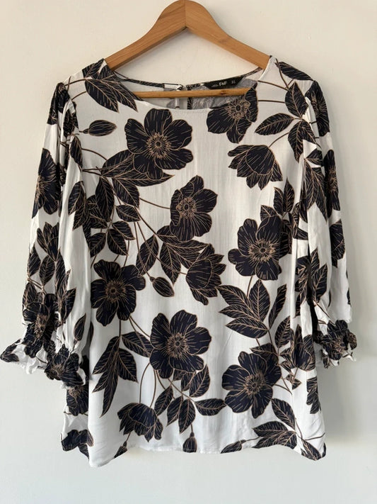 F&F Floral Blouse Dose 14, photo 2 of 5
