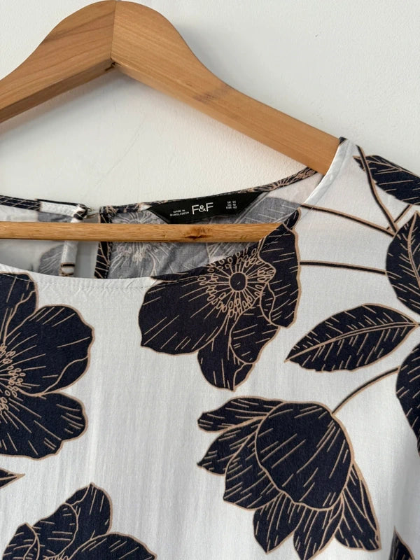F&F Floral Blouse Dose 14, photo 3 of 5