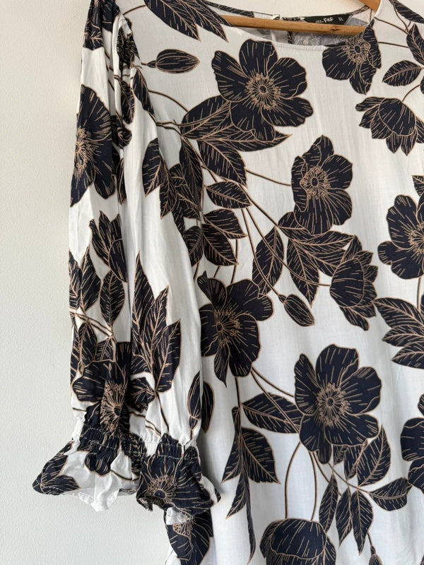 F&F Floral Blouse Dose 14, photo 4 of 5