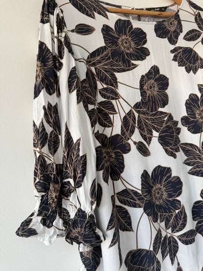 F&F Floral Blouse Dose 14, photo 4 of 5
