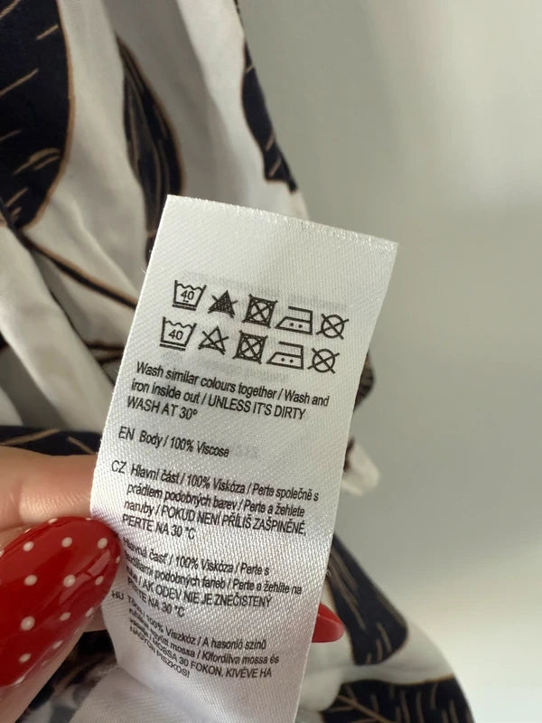 F&F Floral Blouse Dose 14, photo 5 of 5