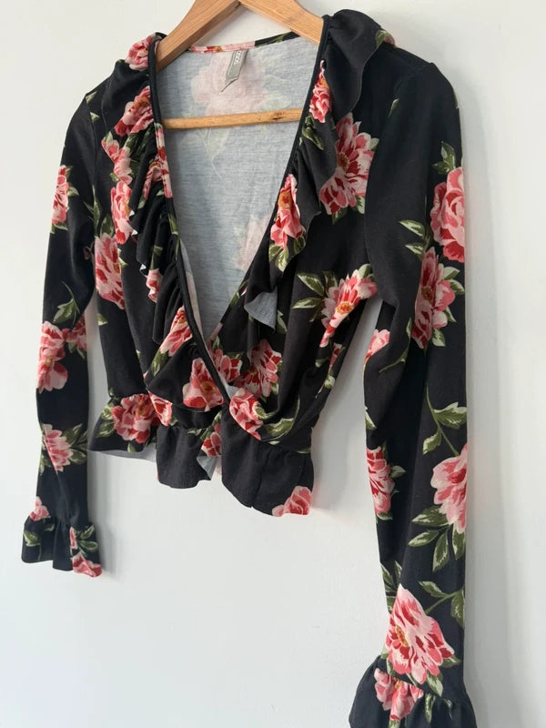 ASOS Black and Floral Filled Crop Top, photo 3 of 5