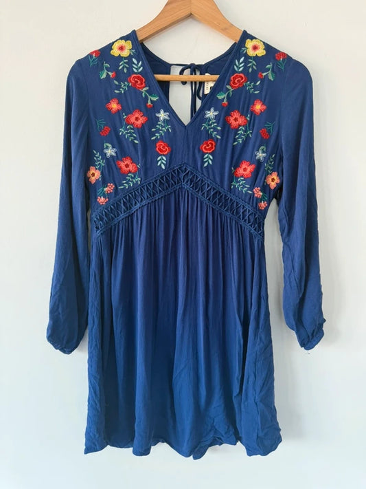 En Crème Blue Floral Summer Dress, photo 2 of 5