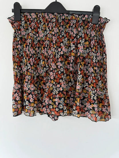 Stradivarius Floral Skort, photo 2 of 4
