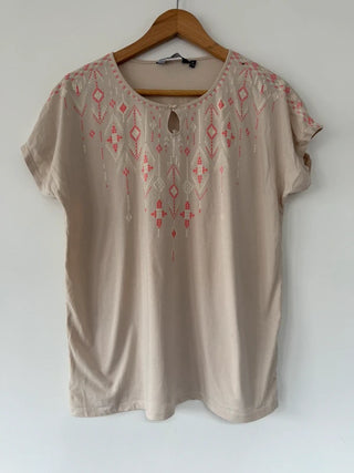 Isle Cream Aztec Patterned Top Size M 14-16, preloved