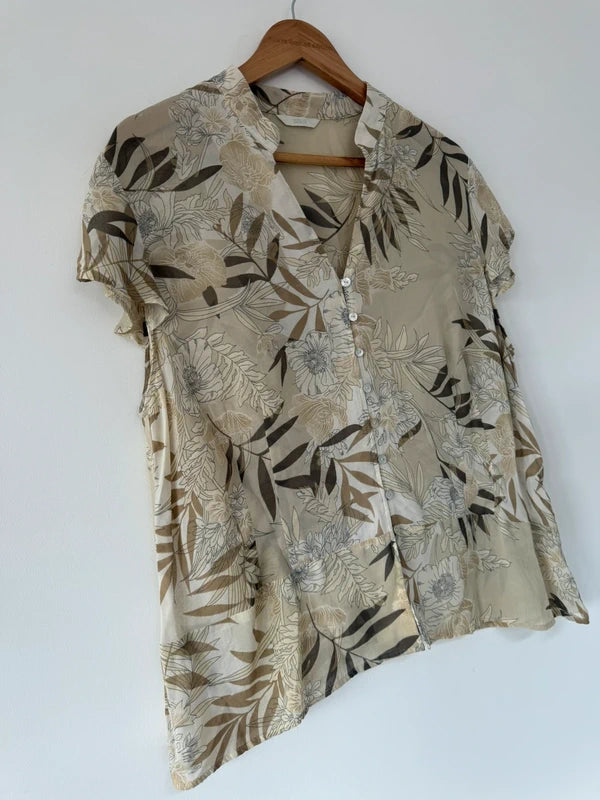 Old Marks and Spencer’s Floral Blouse, photo 3 of 5