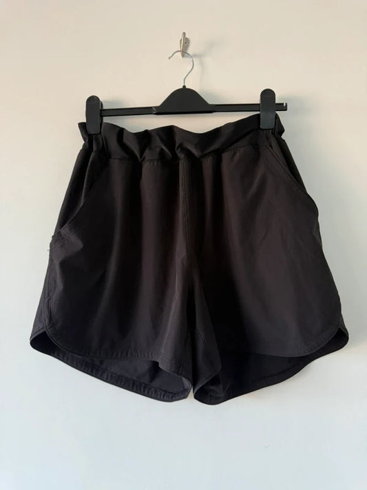 Lands and Black Shorts, photo 2 of 4