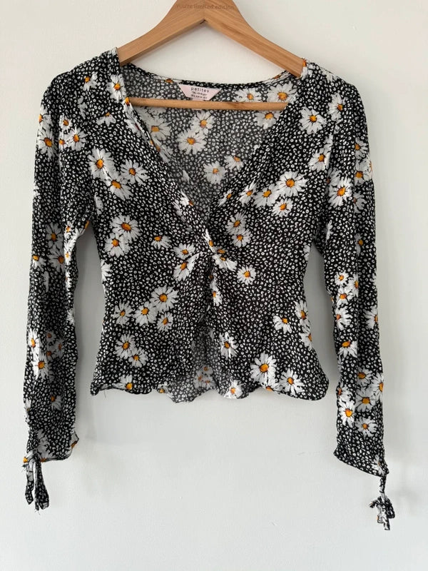 Miss Selfridge Black Daisy Long Sleeve Top Size 6 Petite, photo 2 of 4