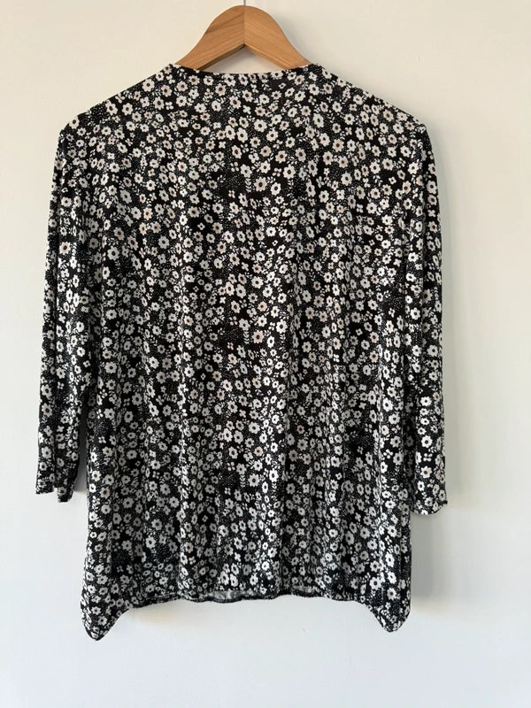 Armand Thierry Black and White Patterned Blouse, photo 5 of 5