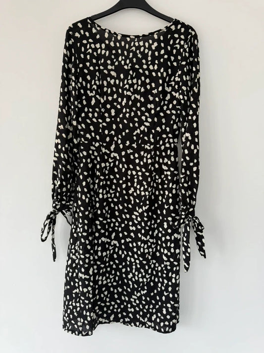 Boohooo Black and White Spotted Dress, preloved