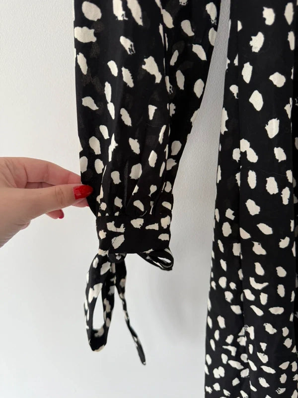 Boohooo Black and White Spotted Dress, photo 2 of 4