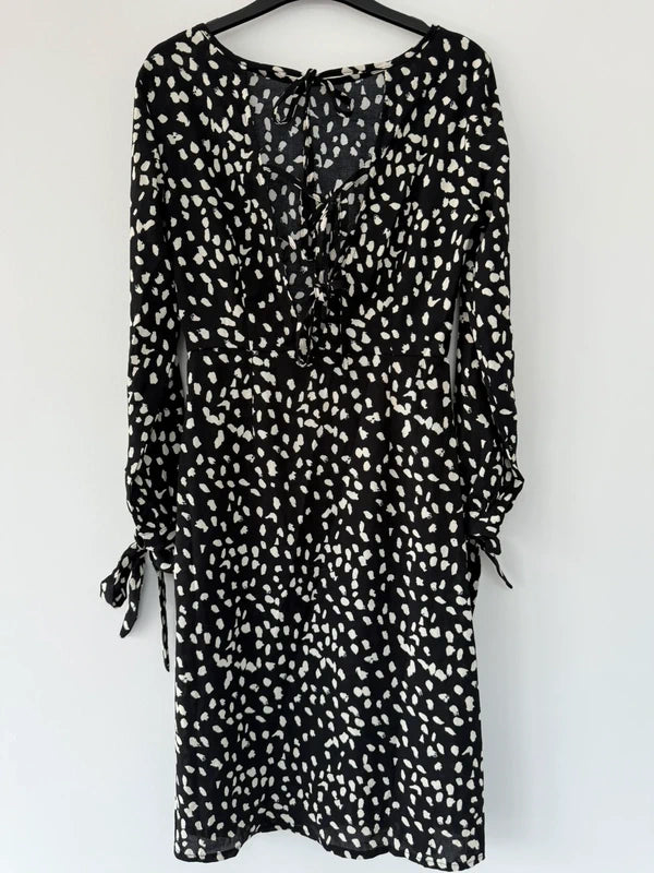 Boohooo Black and White Spotted Dress, photo 3 of 4
