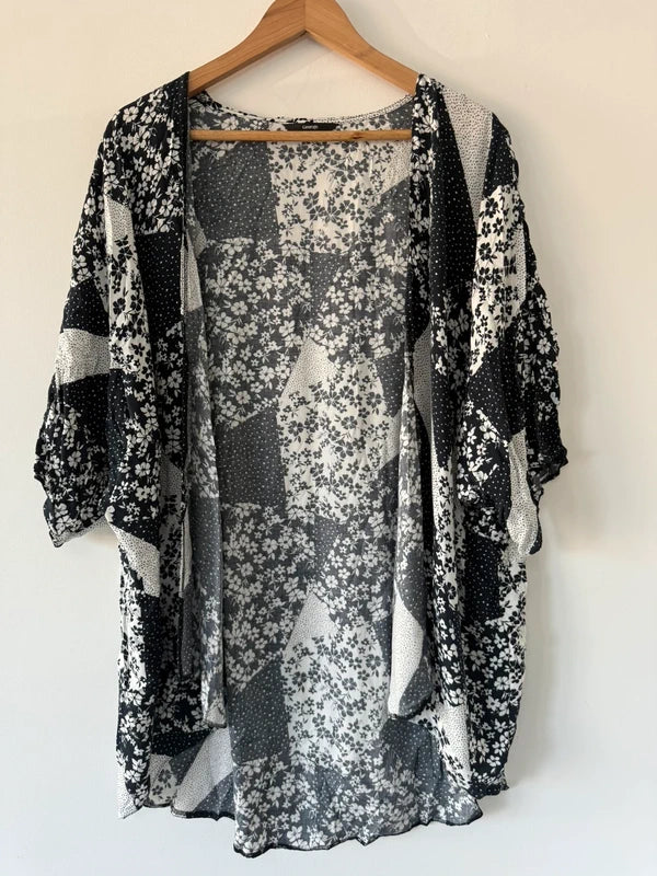 George Patterned Kimono, preloved