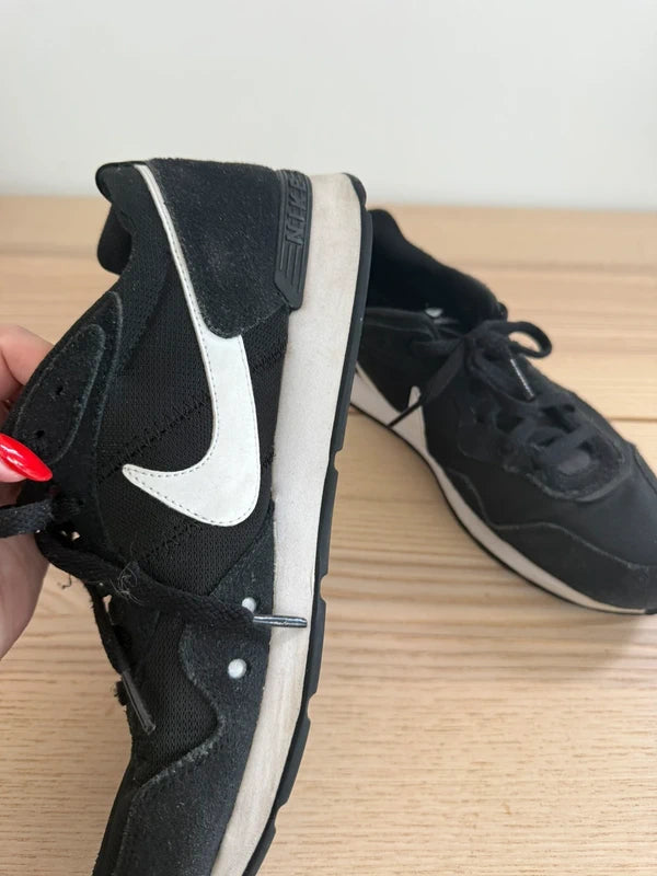 Nike Black and White Trainers, photo 5 of 5