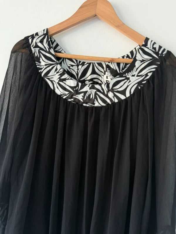 Vintage apricot black and white dress, photo 3 of 5