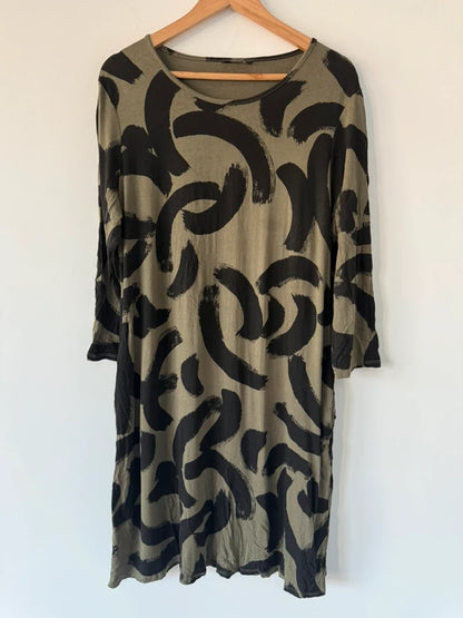Roman khaki green and black print t shirt dress, preloved