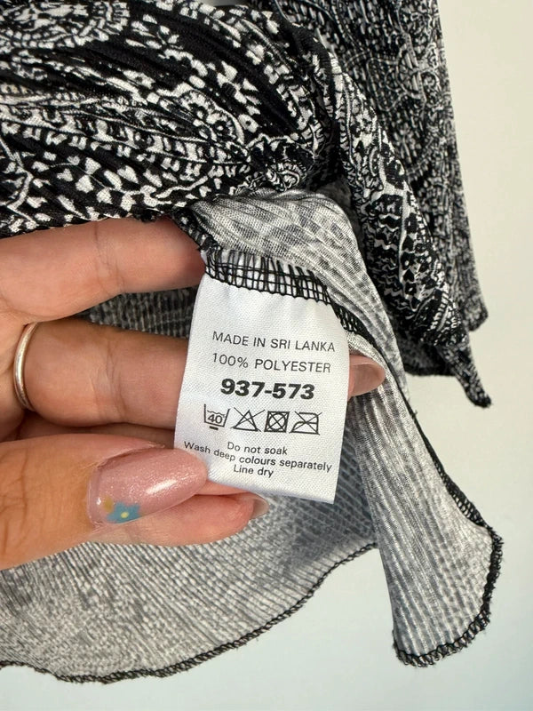 Next vintage shirt abstract patterned black and white, photo 5 of 5