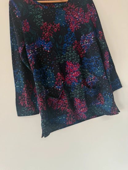 Isle patterned blue pink floral jumper top, photo 2 of 4