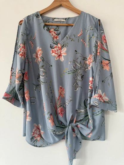 George floral blue blouse, photo 2 of 4