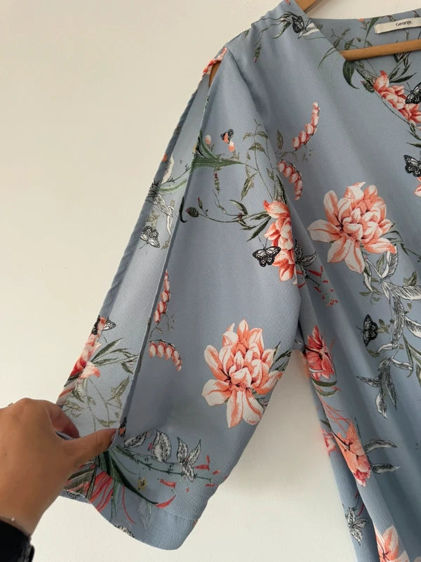 George floral blue blouse, photo 3 of 4