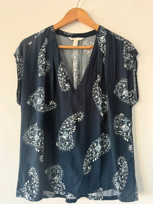 H&M navy blue patterned blouse, photo 2 of 5