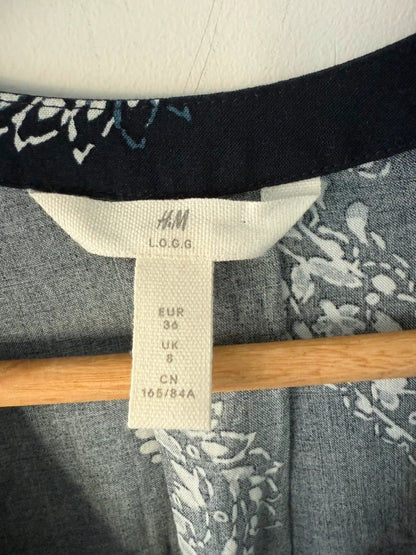 H&M navy blue patterned blouse, photo 4 of 5