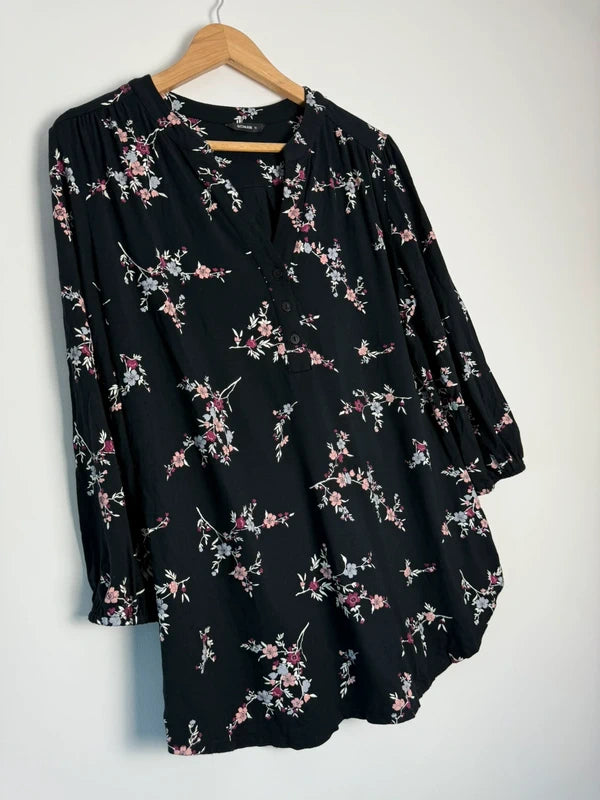 Roman black floral top, photo 2 of 4