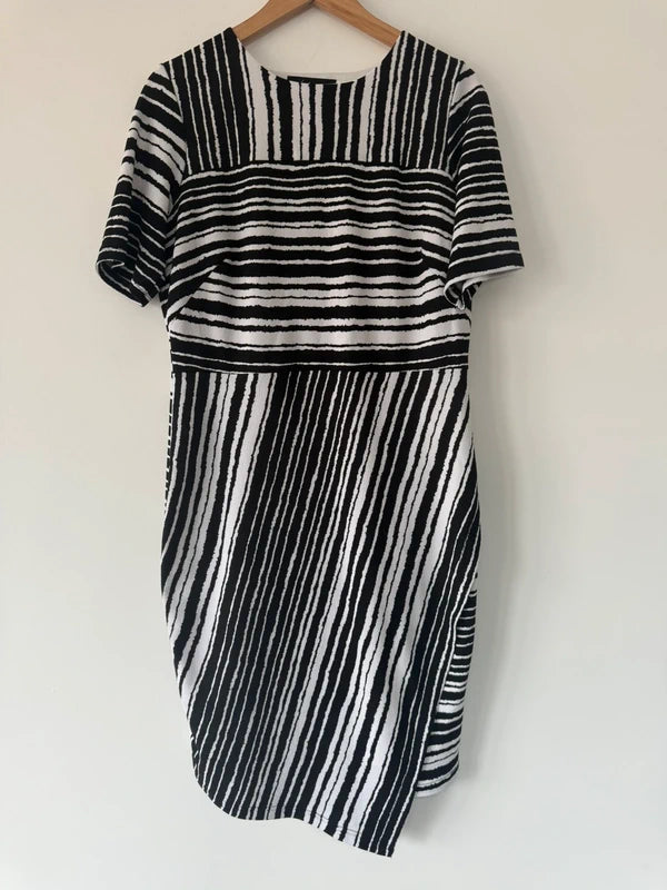 Lomone black and white patterned dress, preloved