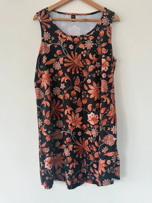 Emery rose patterned dress, photo 2 of 3